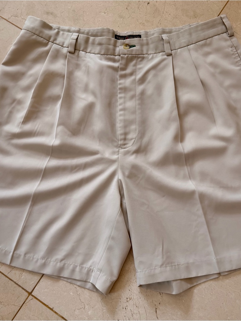 Tommy Hilfiger Cream Flat-Front Men’s Shorts